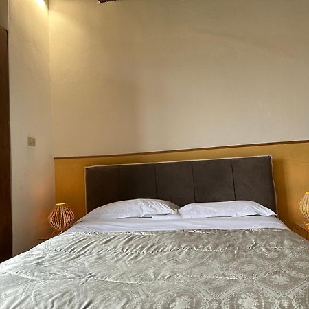 Ponte Vecchio Tower Apartment Florence Exterior photo