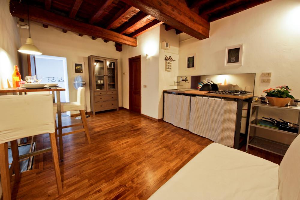 Ponte Vecchio Tower Apartment Florence Exterior photo