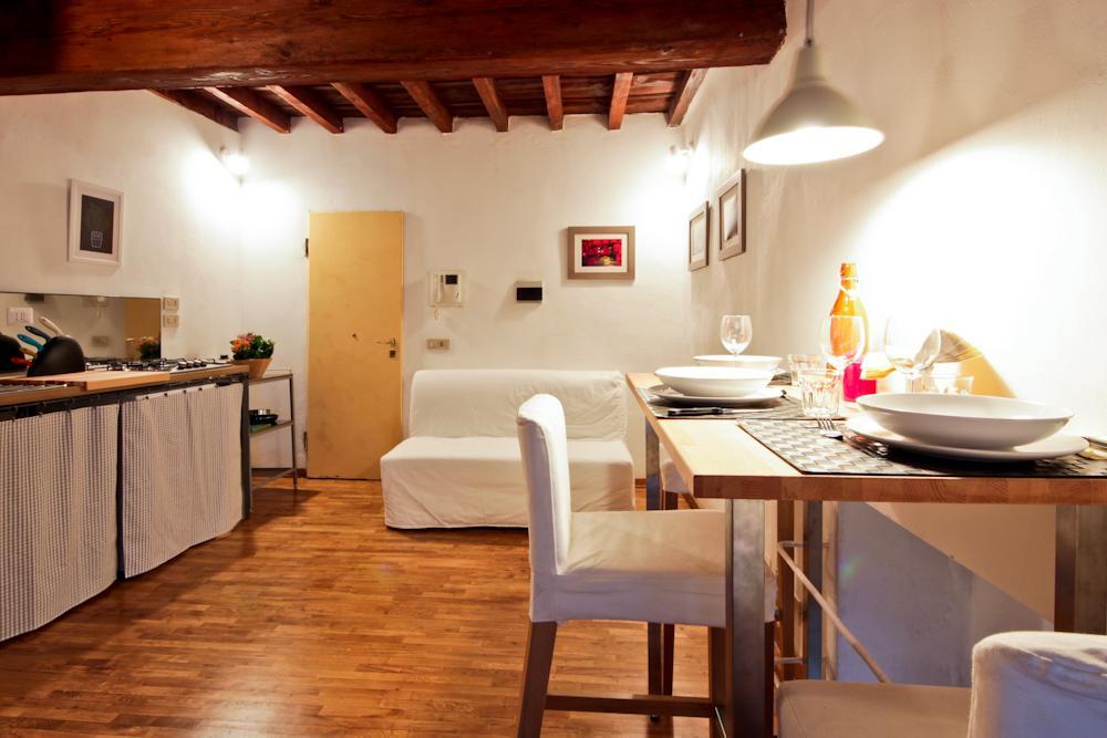 Ponte Vecchio Tower Apartment Florence Exterior photo